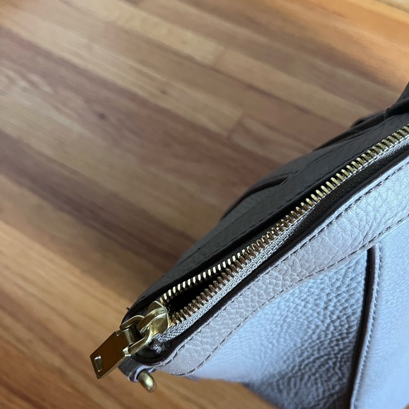 J Crew purse in very good condition! - Picture 9 of 12